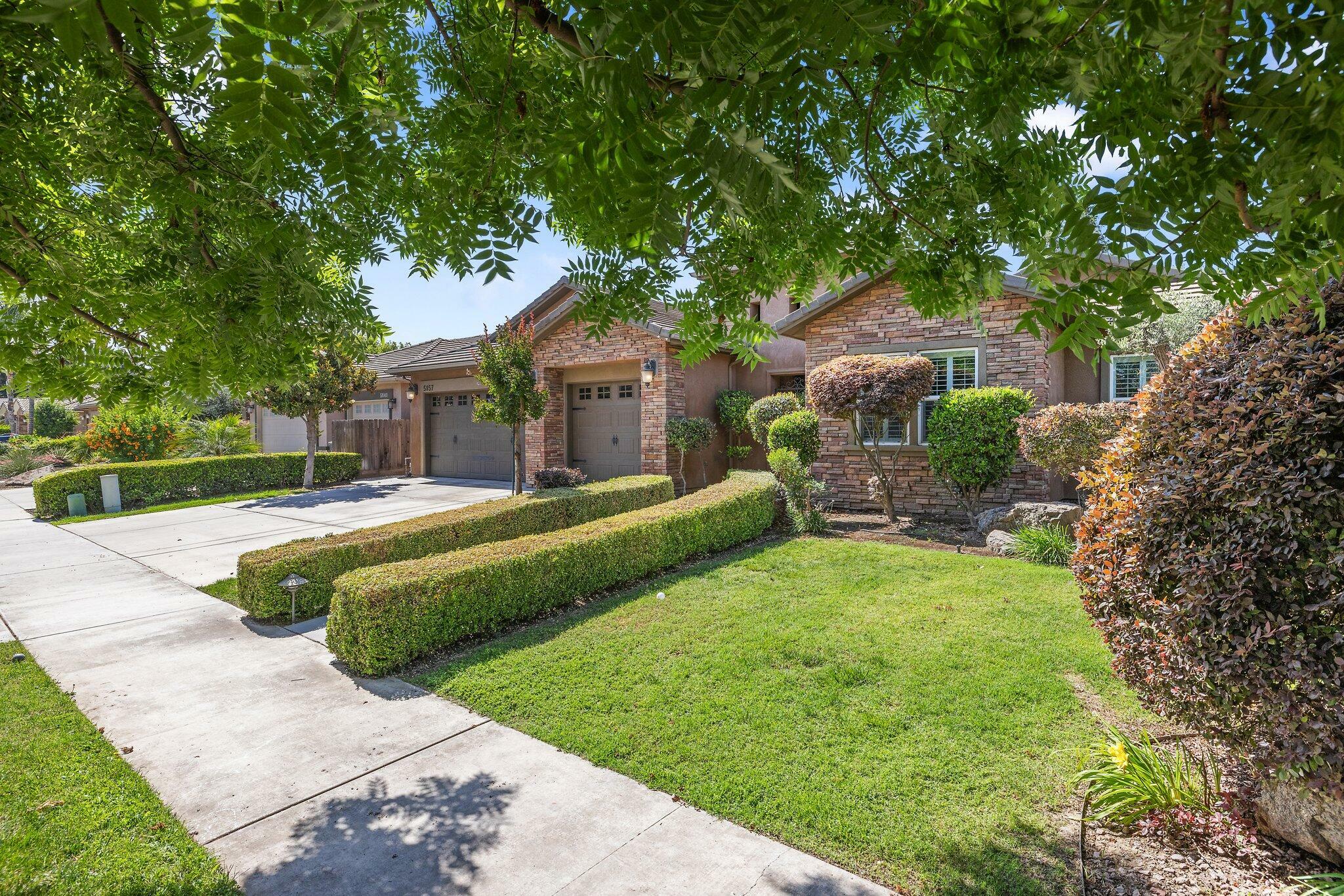 Property Photo:  5857 W Modoc Avenue  CA 93291 