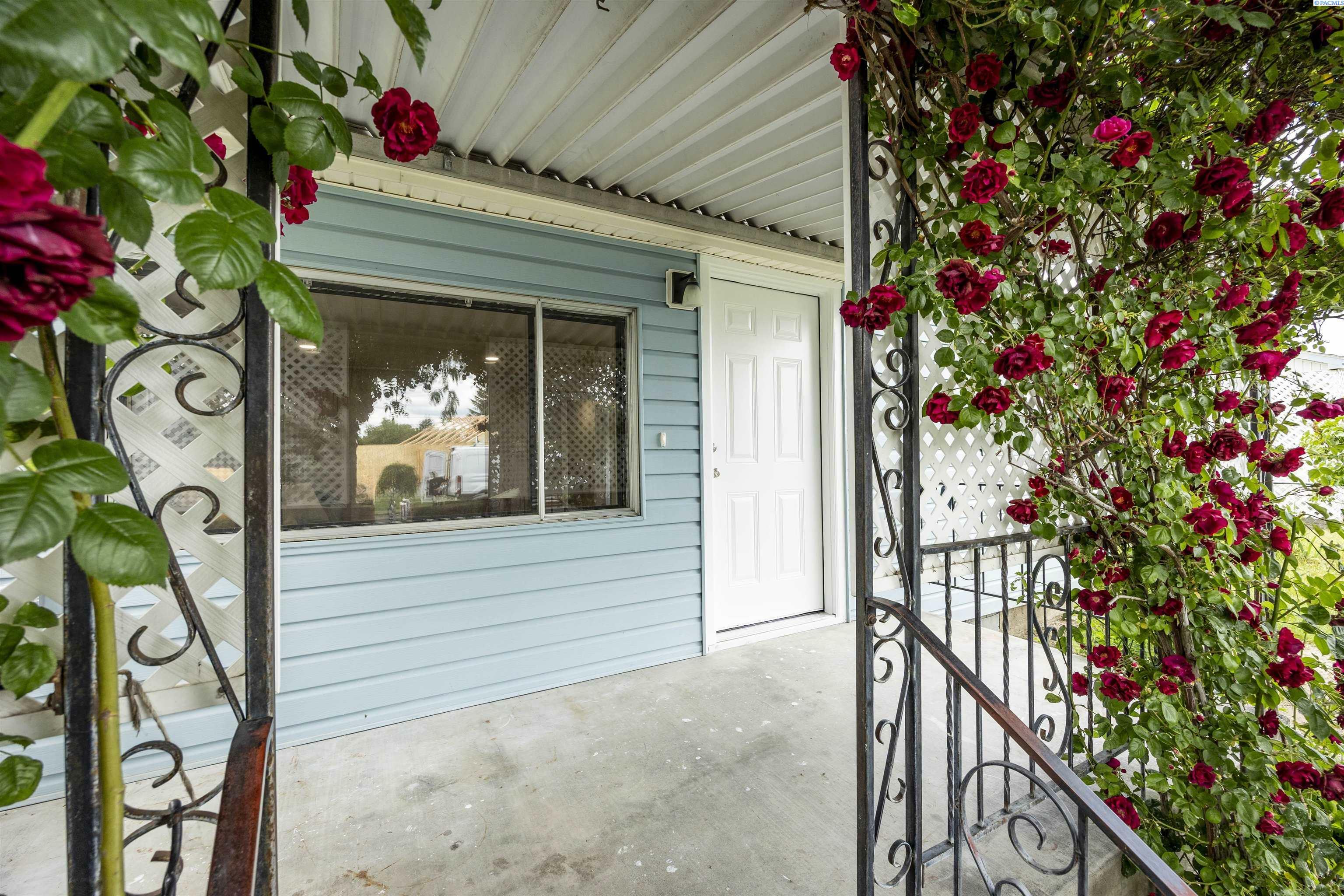 Property Photo: 1517 Perkins Ave WA 99354