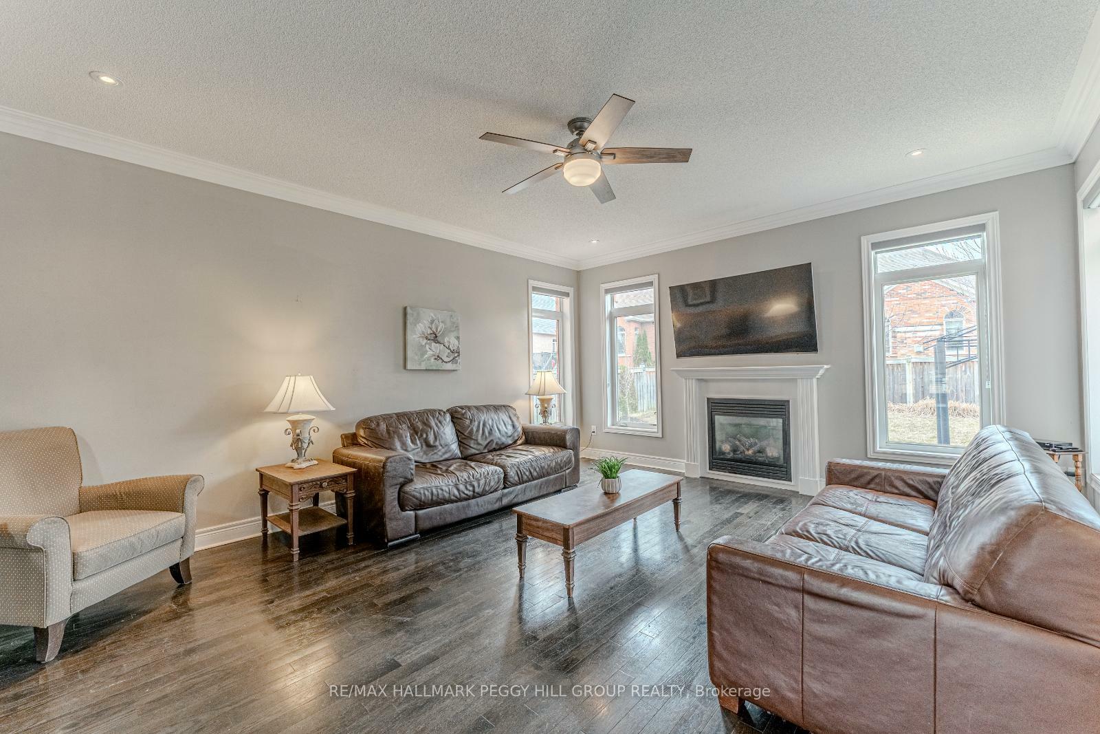 Photo de la propriété: 35 Royal Park Boulevard ON L4N 6M8
