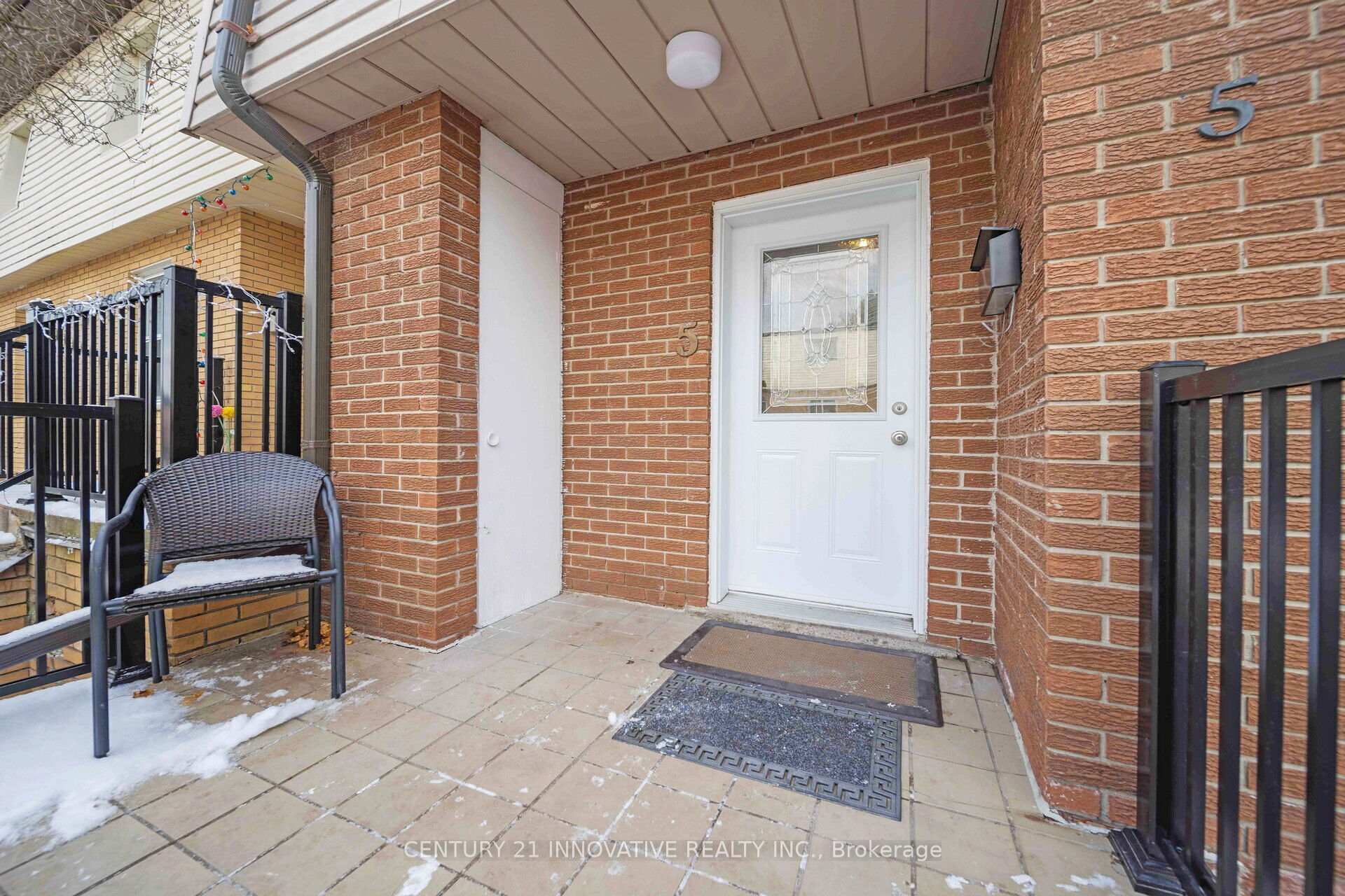 Property Photo:  3175 Kirwin Avenue 5  ON L5A 3M4 
