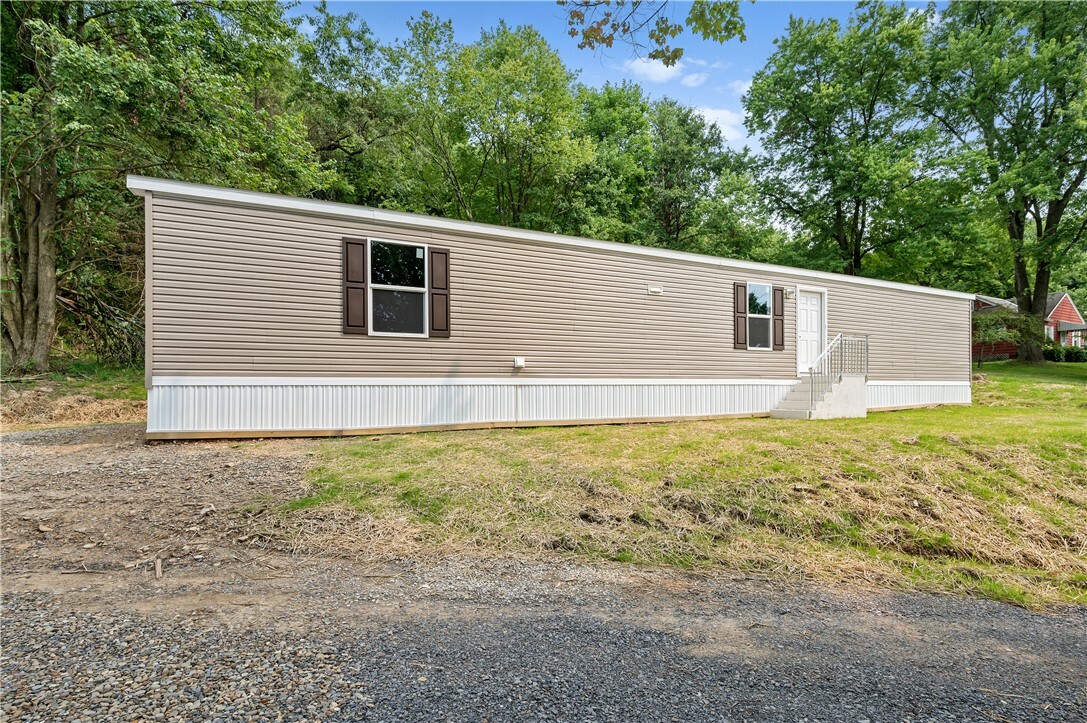 Property Photo: 213 Main Hill Rd PA 16041