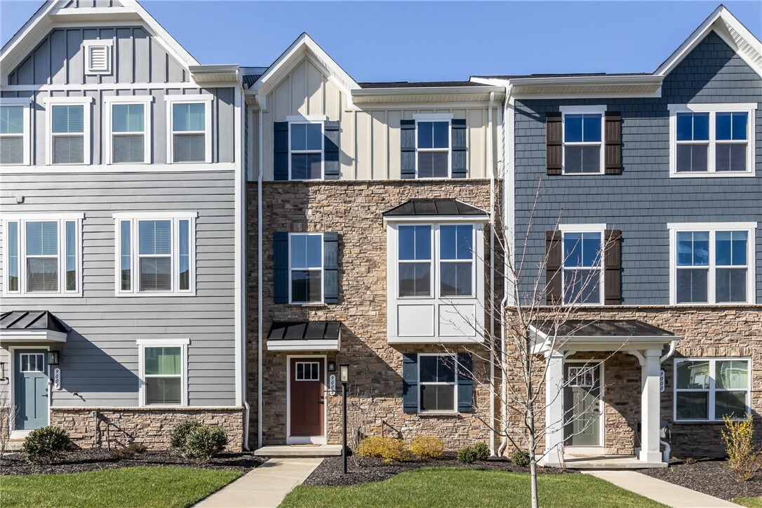 Property Photo: 9002 Hickory Rd PA 15044