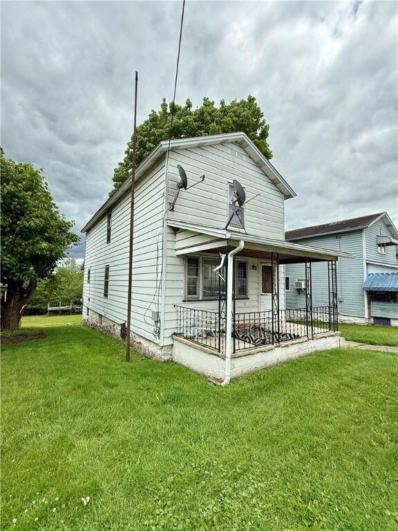 Property Photo: 411 East Ave PA 15413