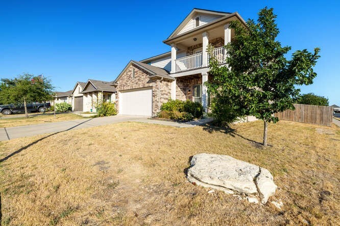Property Photo: 402 Zenith Road TX 78626