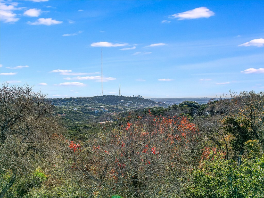 Property Photo: 1505 Ridgecrest Drive TX 78746