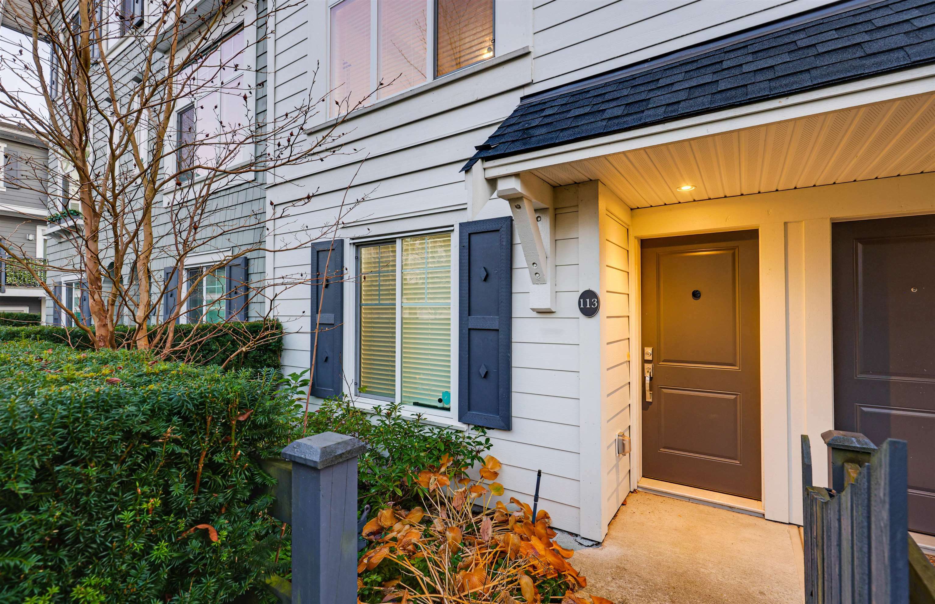 Property Photo: 15230 Guildford Drive 113 BC V3R 0C8