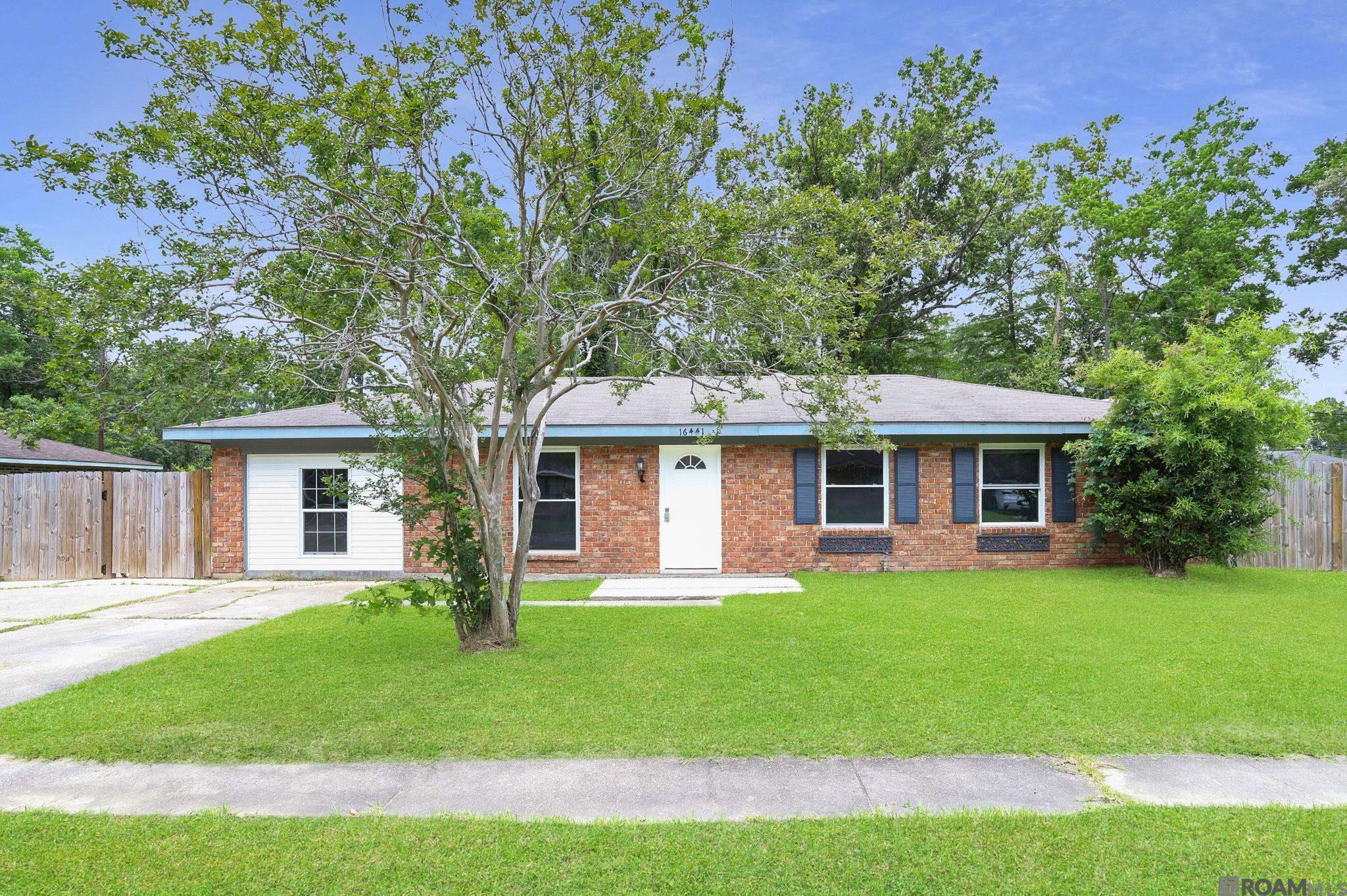 Property Photo: 16441 Vermillion Dr LA 70819