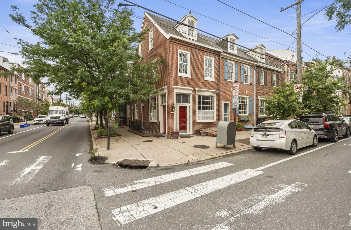 Property Photo: 858 S Front Street PA 19147