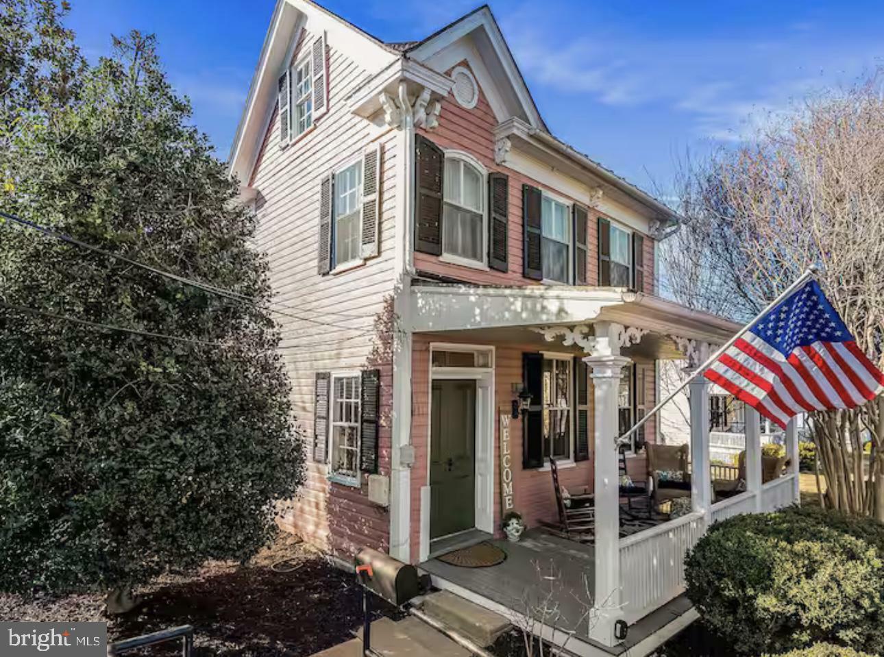 431 S King Street  Leesburg VA 20175 photo