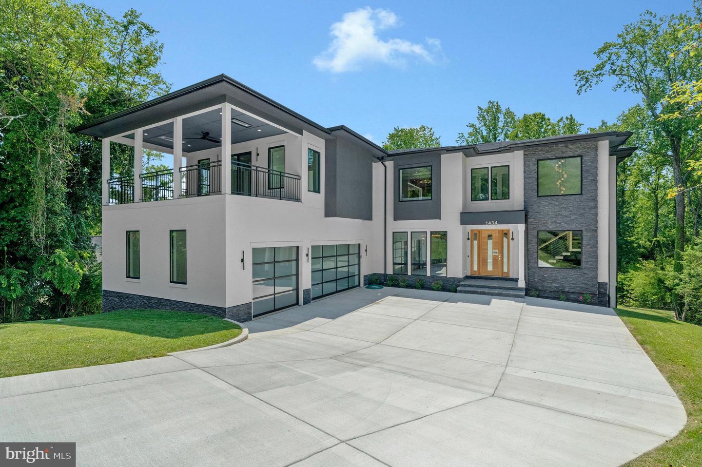 1434 Waggaman Circle  McLean VA 22101 photo