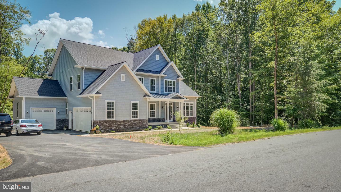 Property Photo: 8371 Jill Brenda Court VA 20112