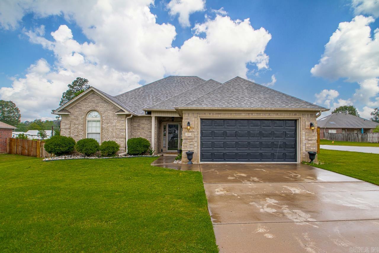 Property Photo: 301 Merril Drive AR 72015
