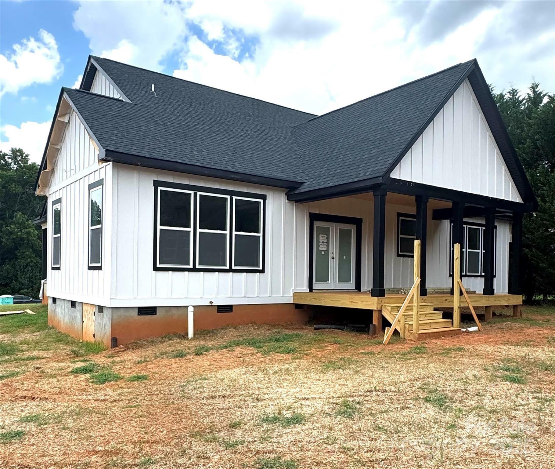 Property Photo: 2589 Polo Lane NC 28650