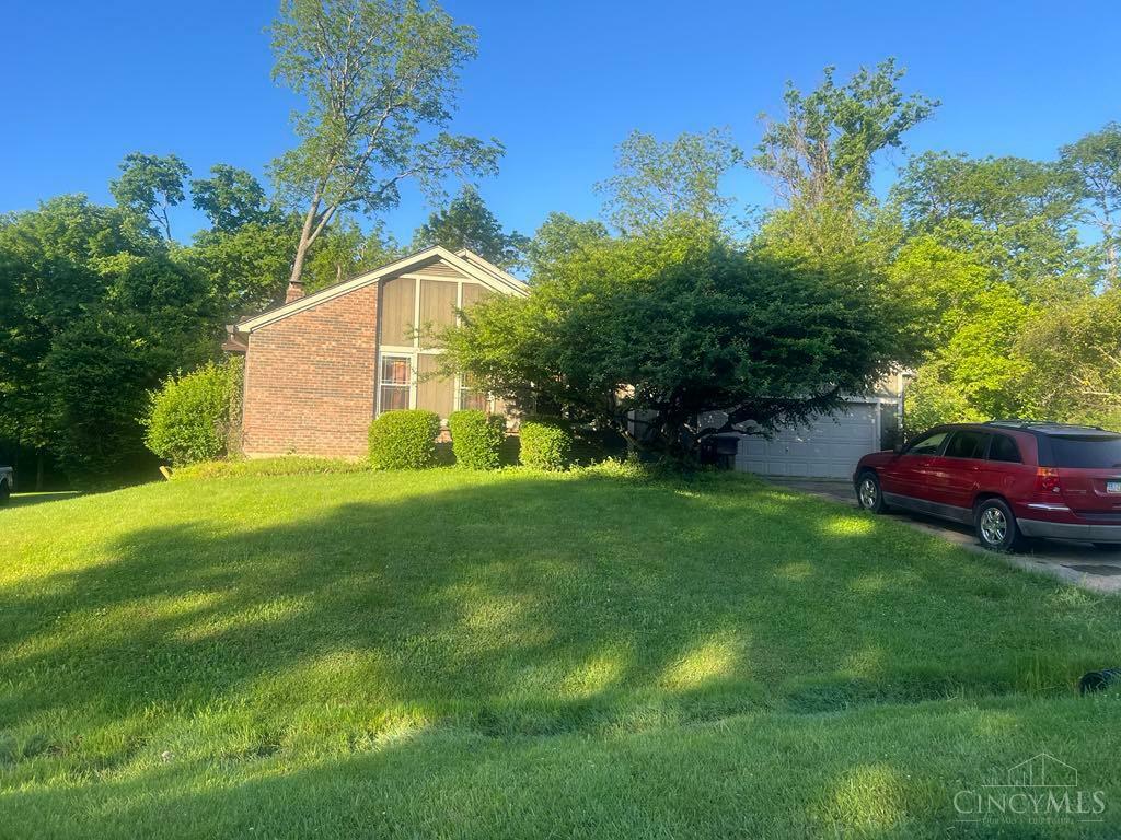 Property Photo: 557 Williamsburg Court OH 45244