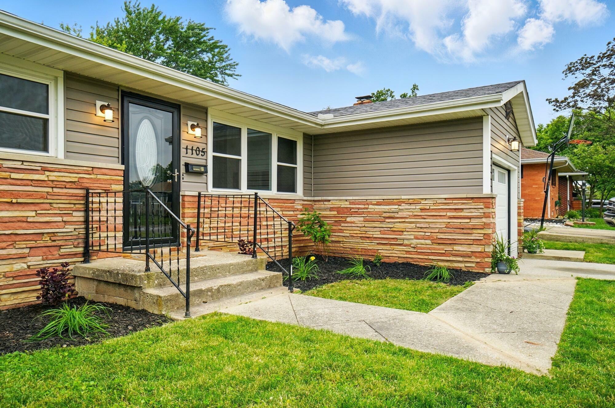 Property Photo:  1105 Fordham Road  OH 43224 