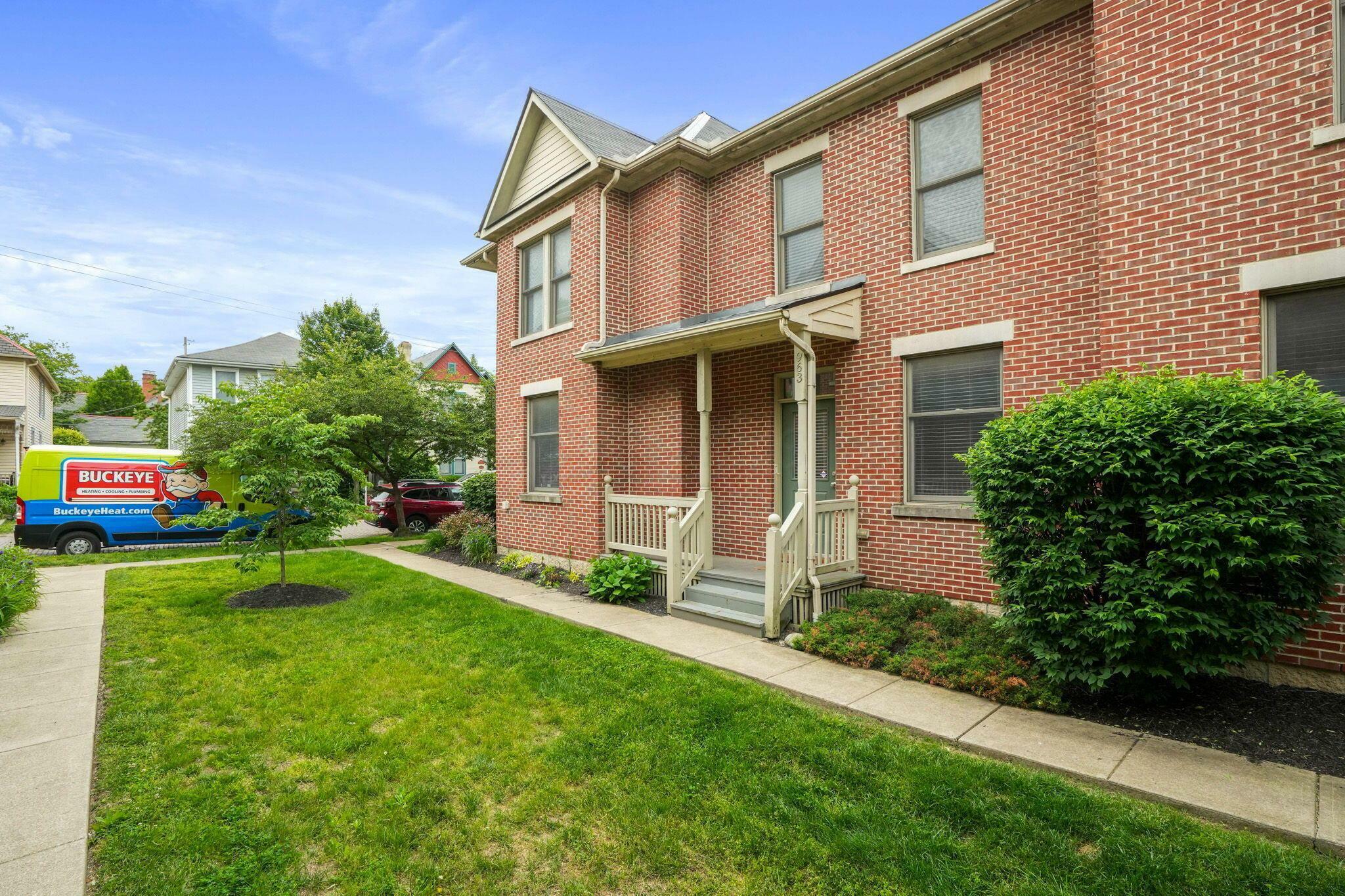 Property Photo: 963 Delaware Avenue OH 43201