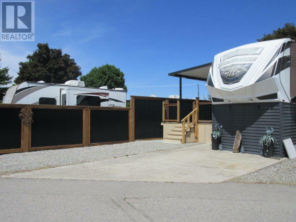 Property Photo: 415 Commonwealth Road 570 BC V4V 1P4