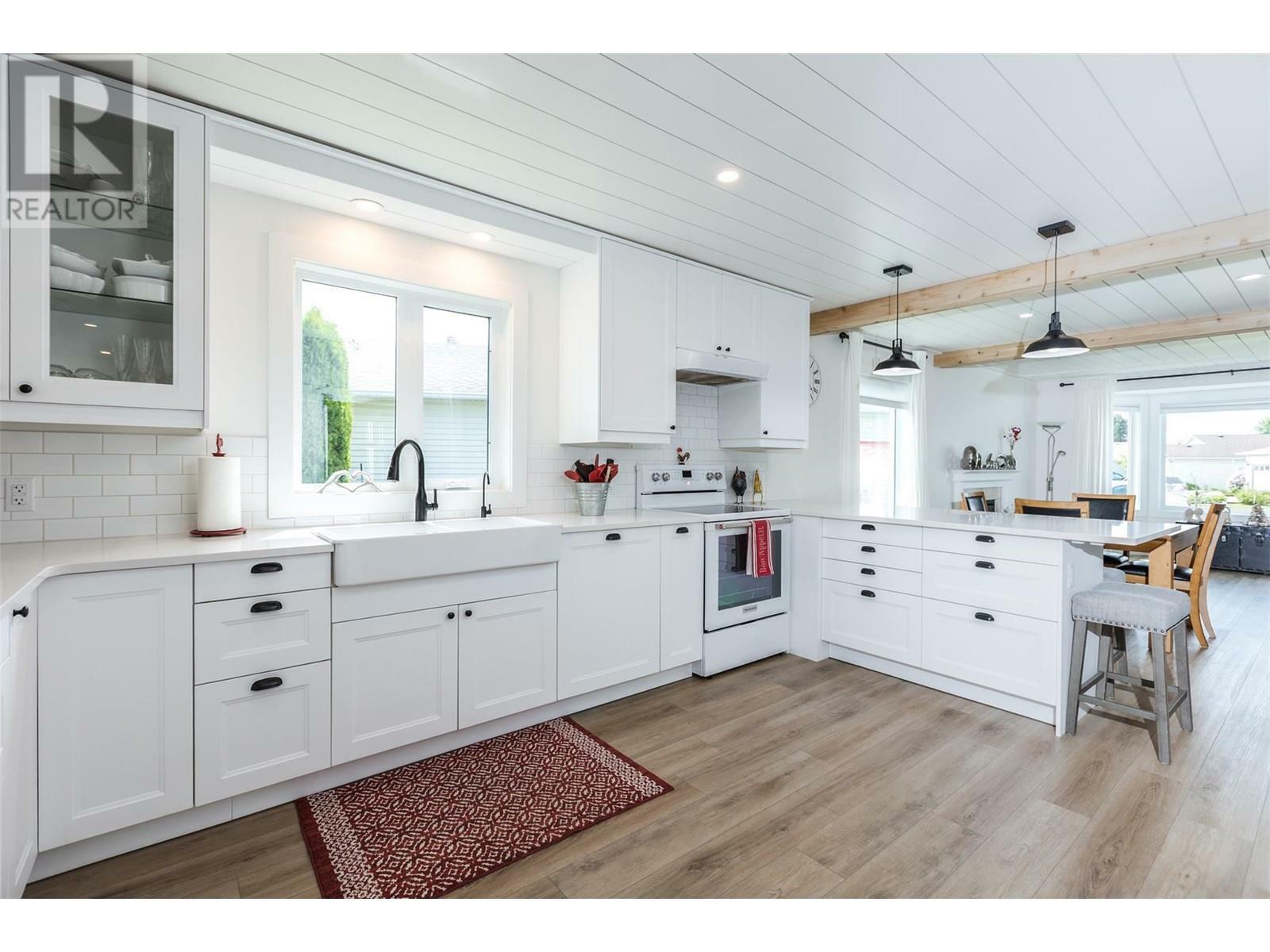 Property Photo: 448 Lakeway Drive BC V1W 3S4