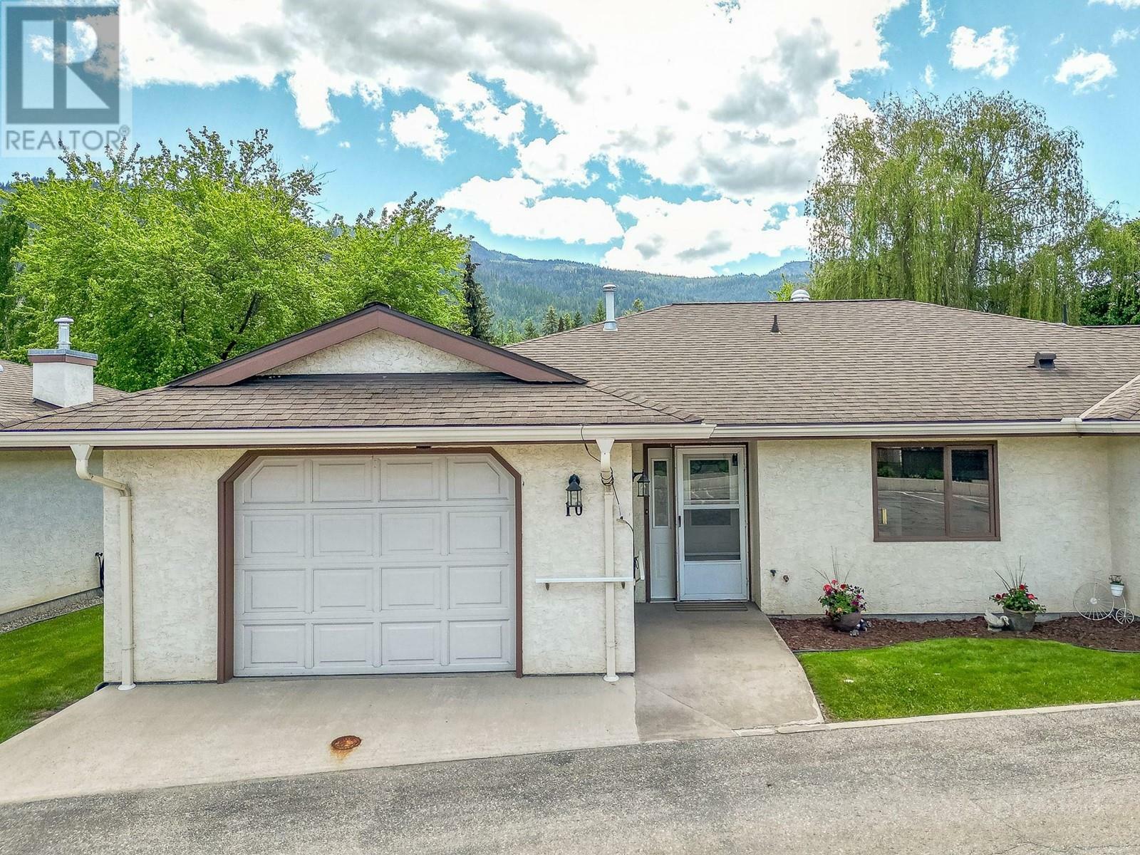 Property Photo: 151 8 Avenue Southwest 10 BC V1E 1B9