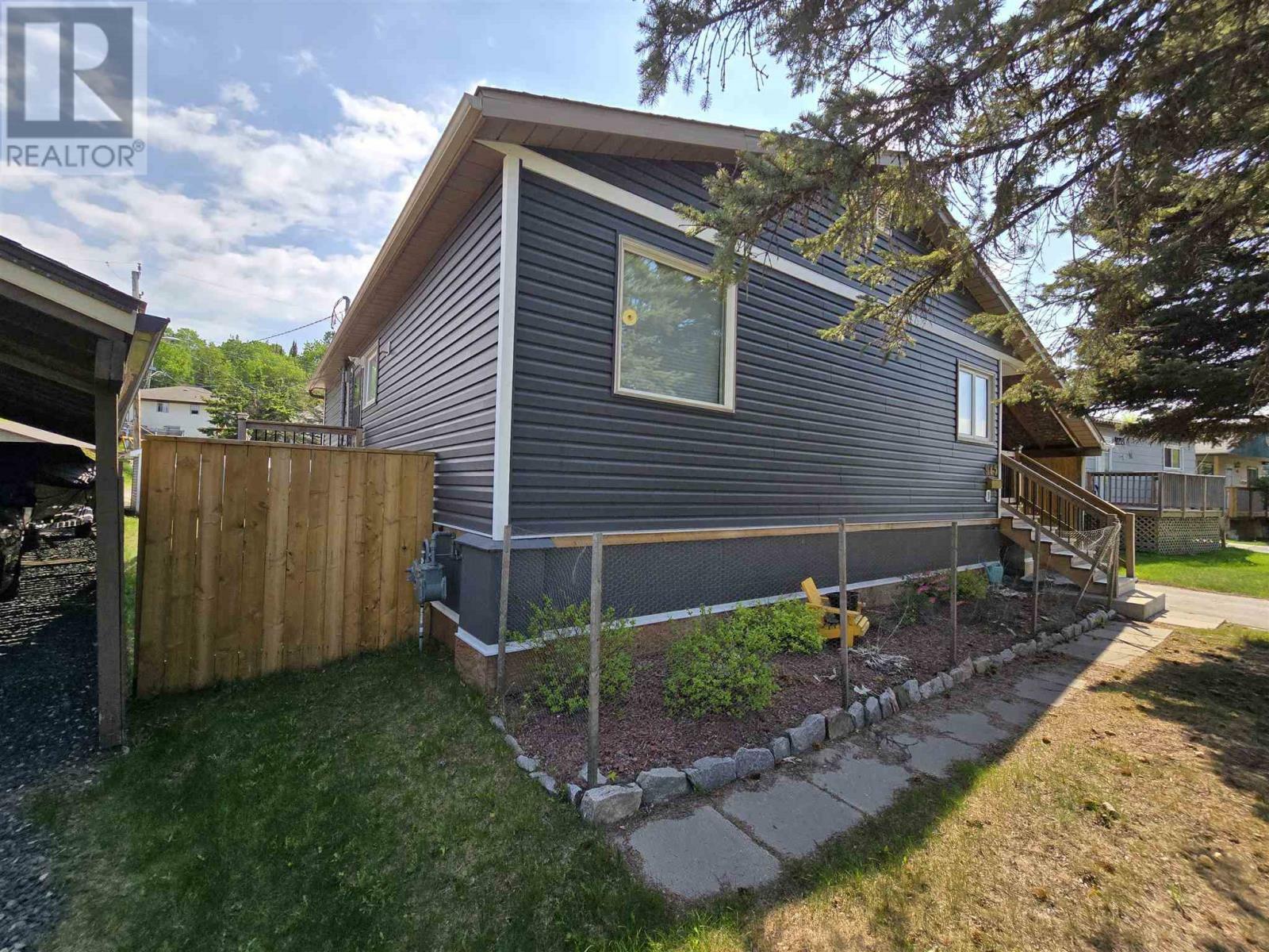 Property Photo: 915 Valley Dr ON P9N 4A9