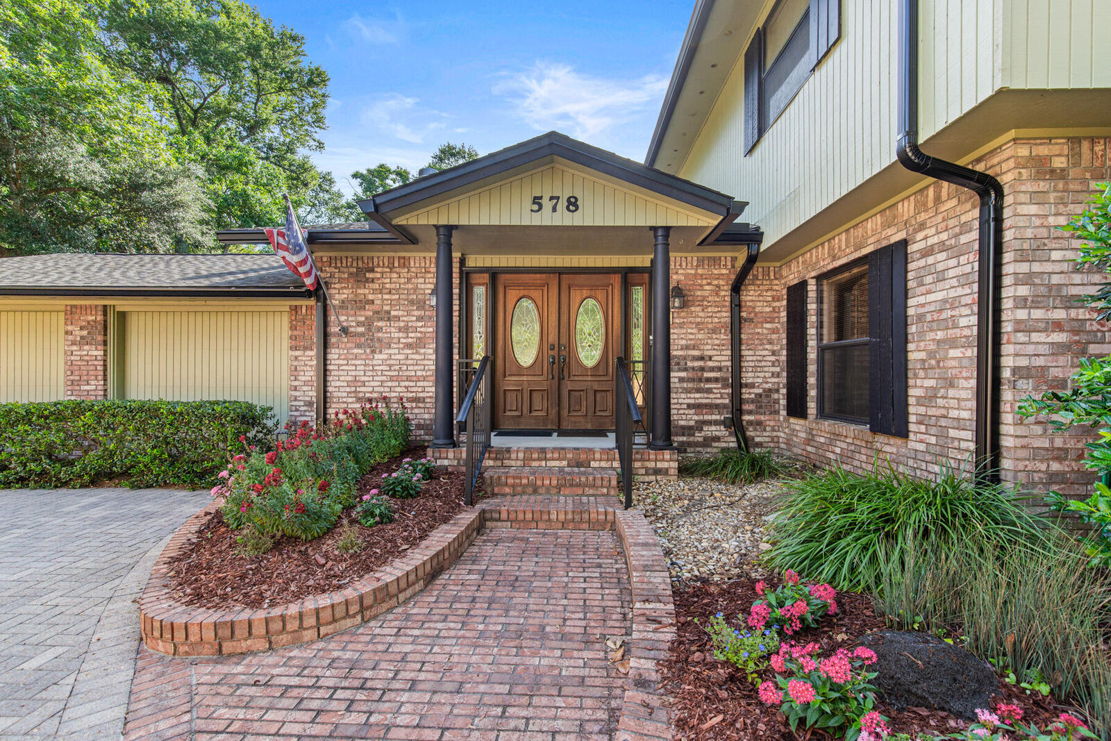 Property Photo:  578 NE L'Ombre Circle  FL 32547 