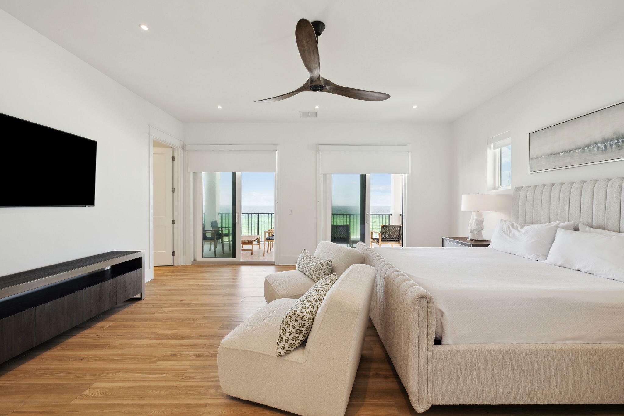 Property Photo: 3464 Scenic Highway 98 FL 32541