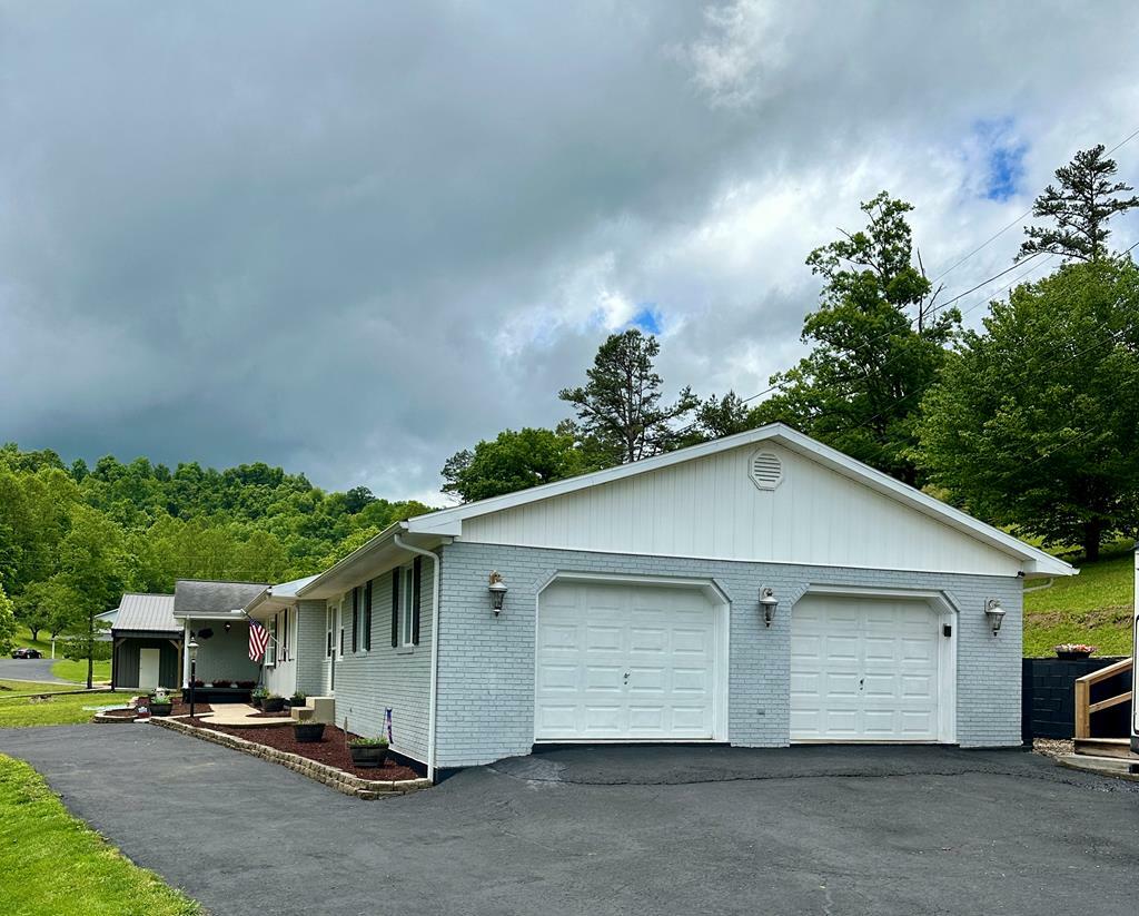 Property Photo: 388 Colvin Branch Road KY 41238