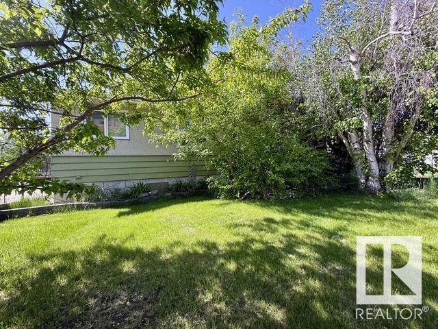 Property Photo: 5033 48 Avenue AB T0A 3A4