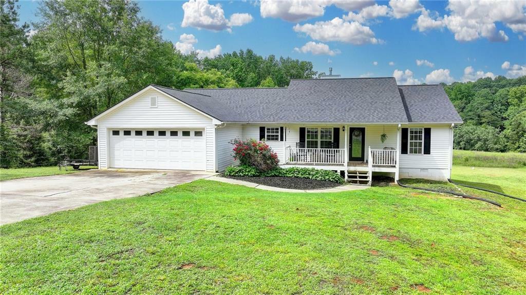 Property Photo: 509 Banyon Creek Drive GA 30575