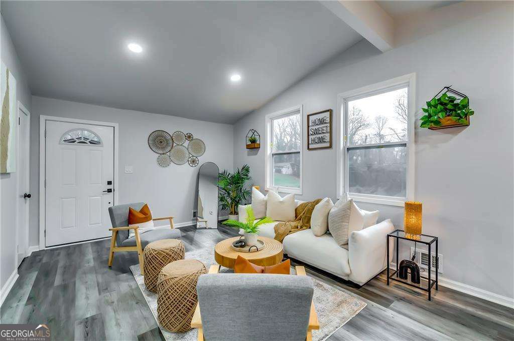Property Photo: 2162 Westover Drive GA 30344