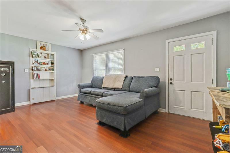 Property Photo: 118 Greenwood Street GA 30213