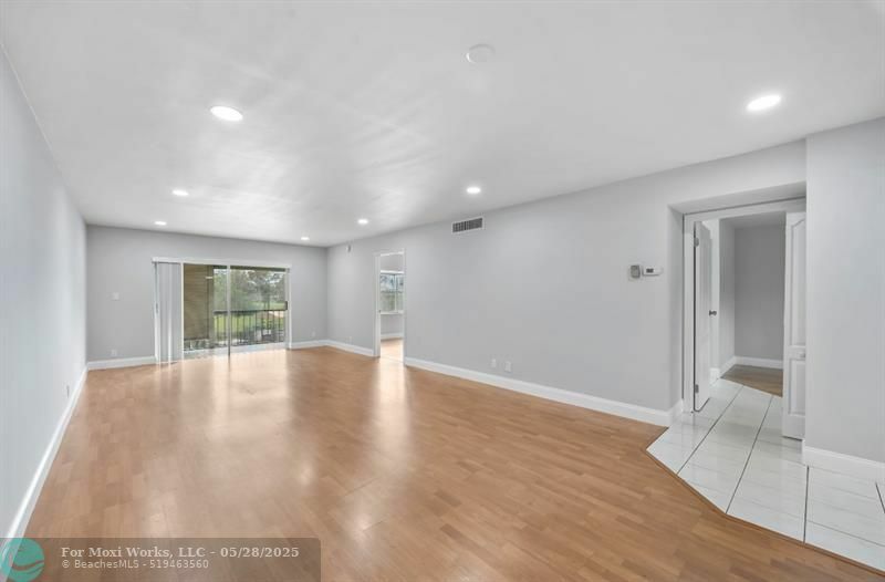 Property Photo:  6100 S Falls Circle Dr 204  FL 33319 