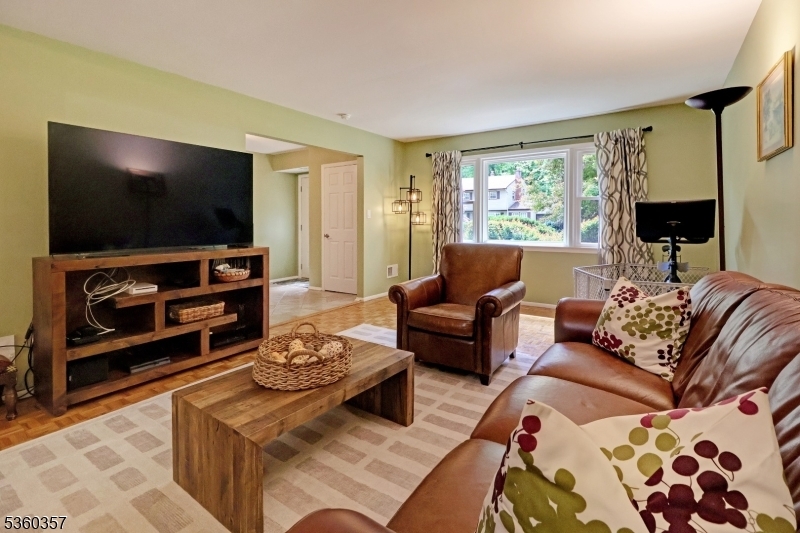 Property Photo: 17 Druid Hill Dr NJ 07054