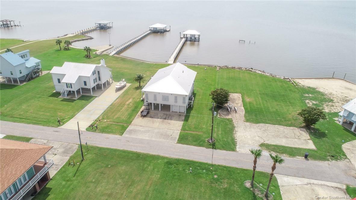 Property Photo: 115 Seagull Lane LA 70607