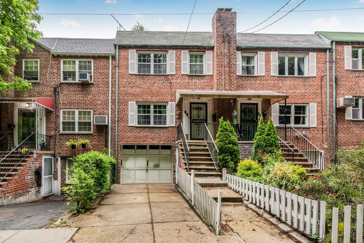 Property Photo: 88 Parkway North NY 10704