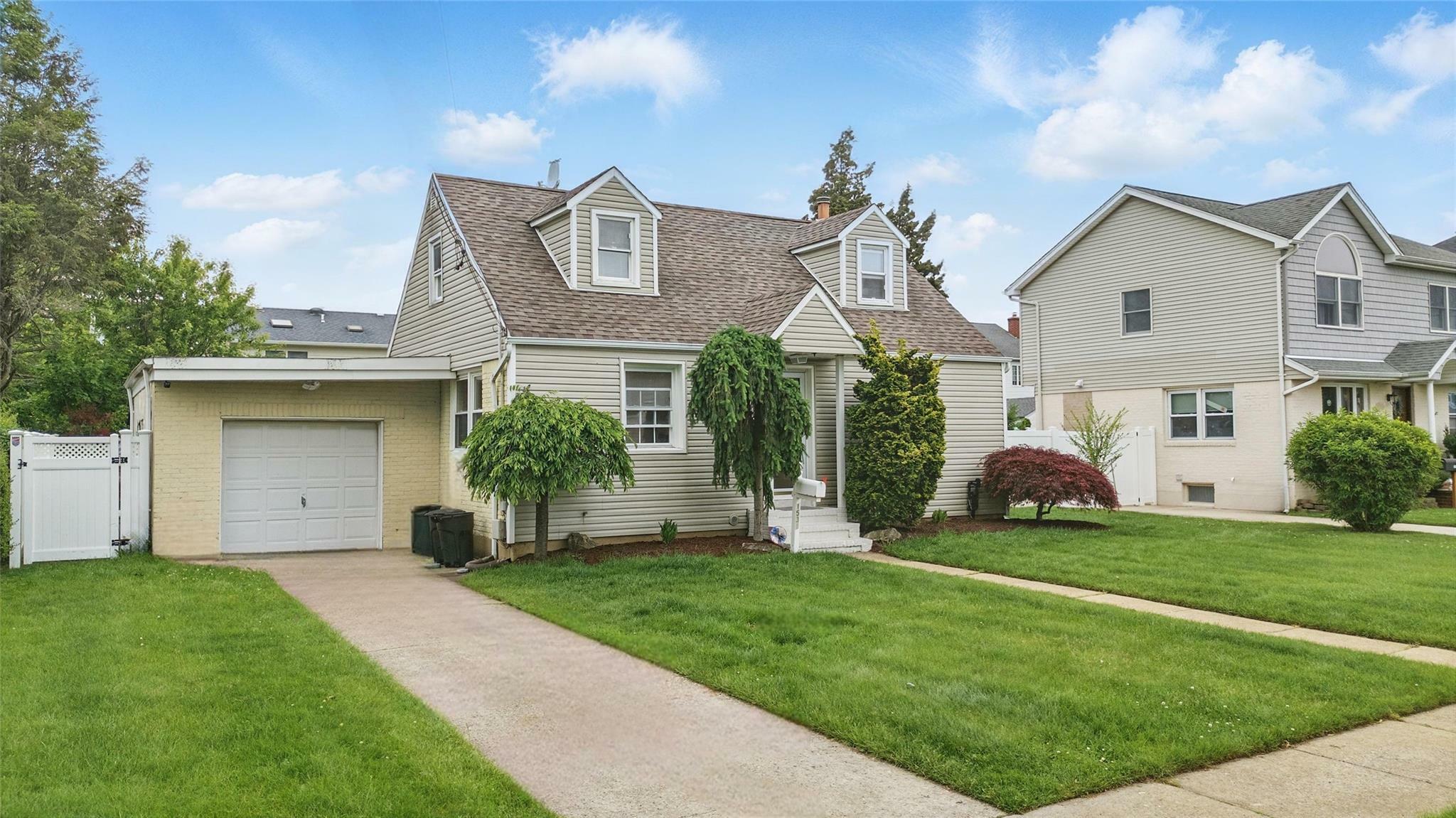 Property Photo:  1531 Sidney Place  NY 11554 