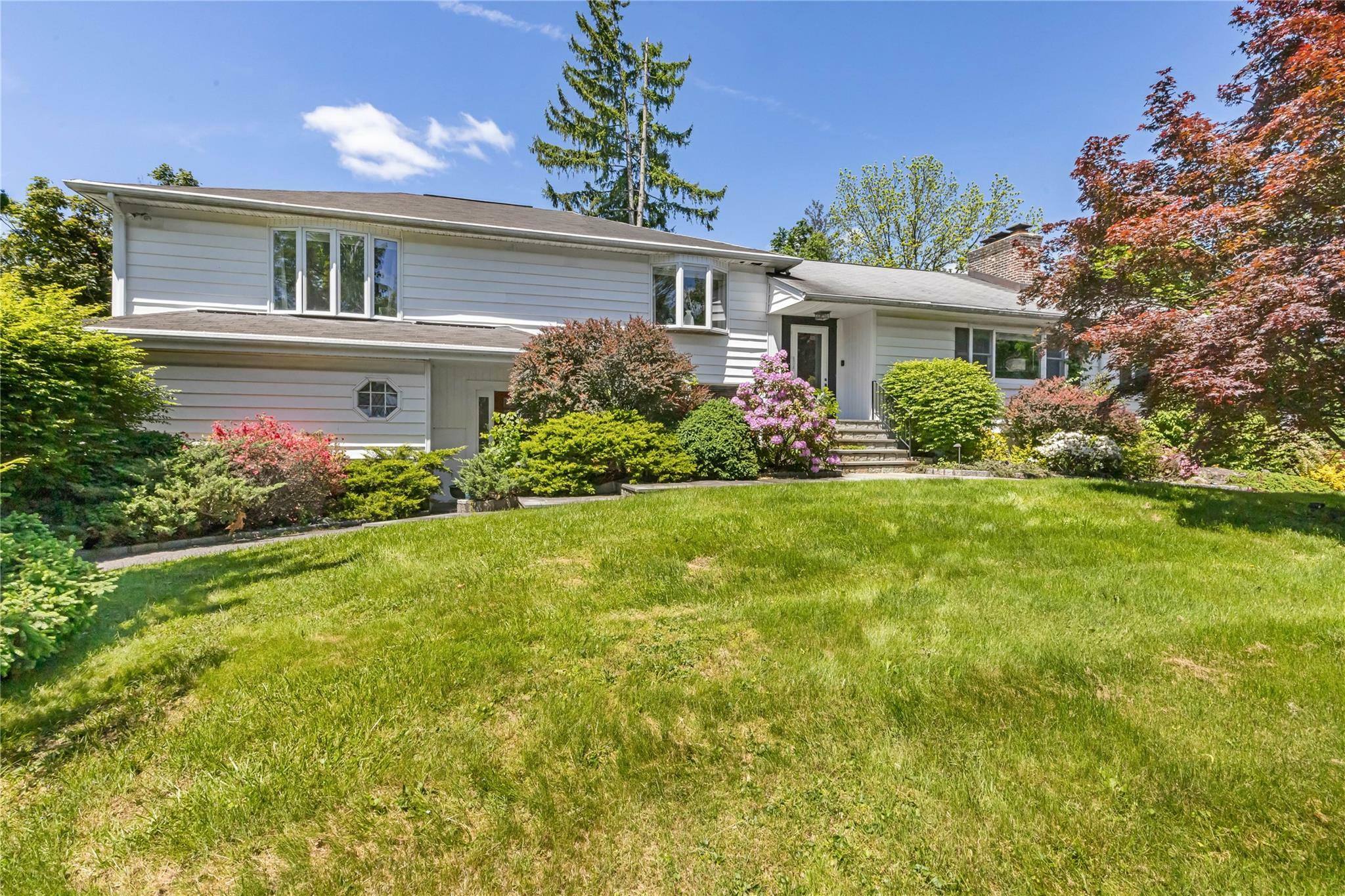 Property Photo:  2307 Hawthorne Drive  NY 10598 