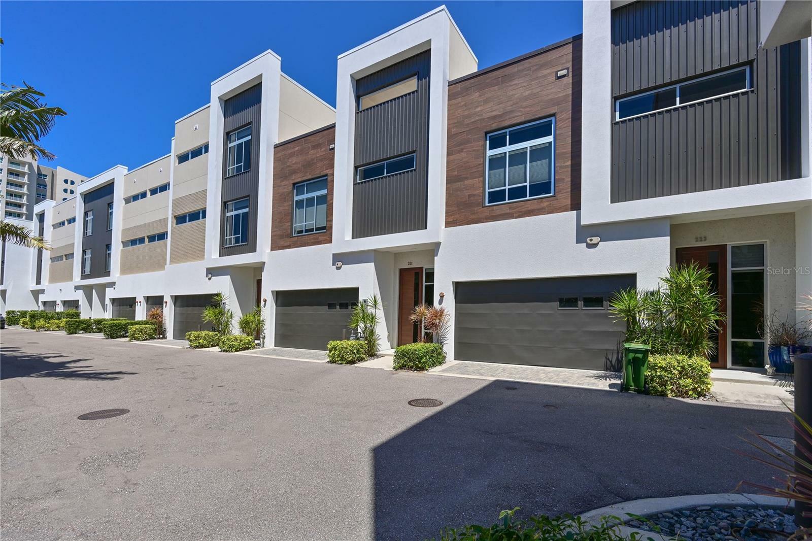 Property Photo:  221 Cosmopolitan Court  FL 34236 