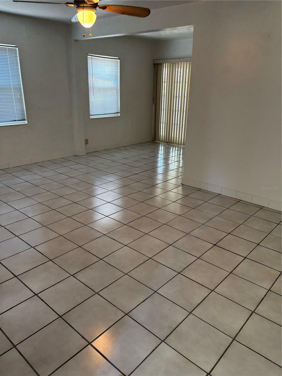 Property Photo: 5008 N Suwanee Avenue FL 33603