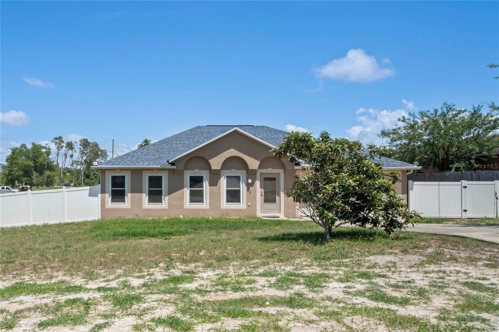 Property Photo: 5510 Moongate Rd FL 34606