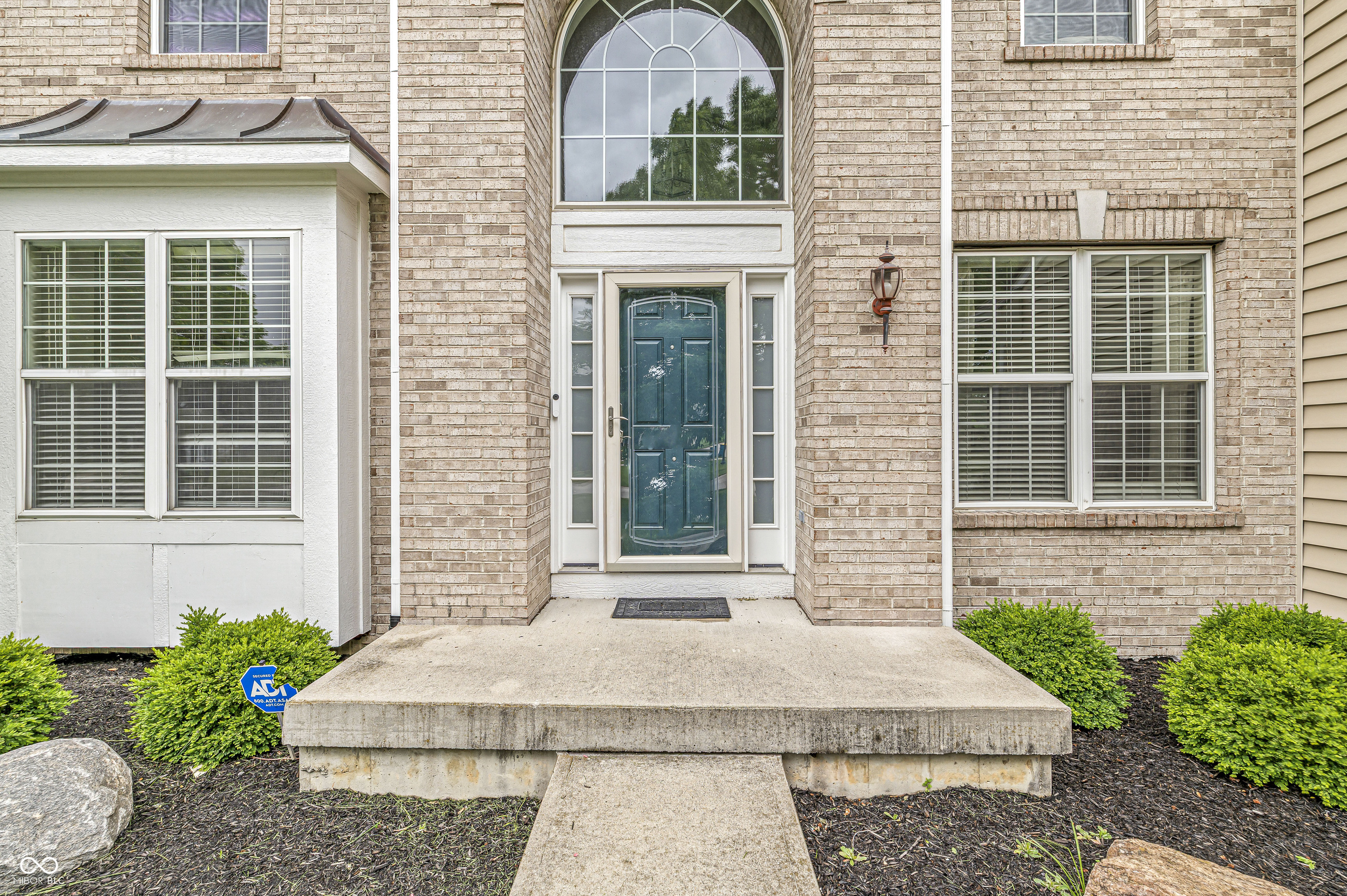 Property Photo: 2070 Mustang Chase Drive IN 46074