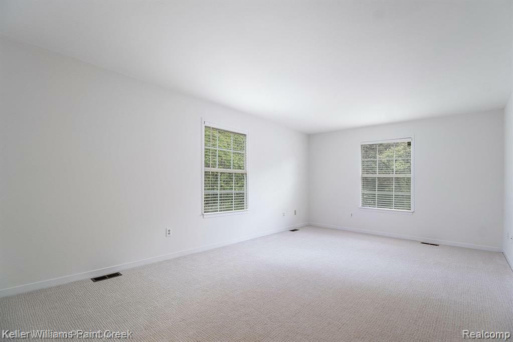 Property Photo: 164 Barrington Circle MI 48360 1329