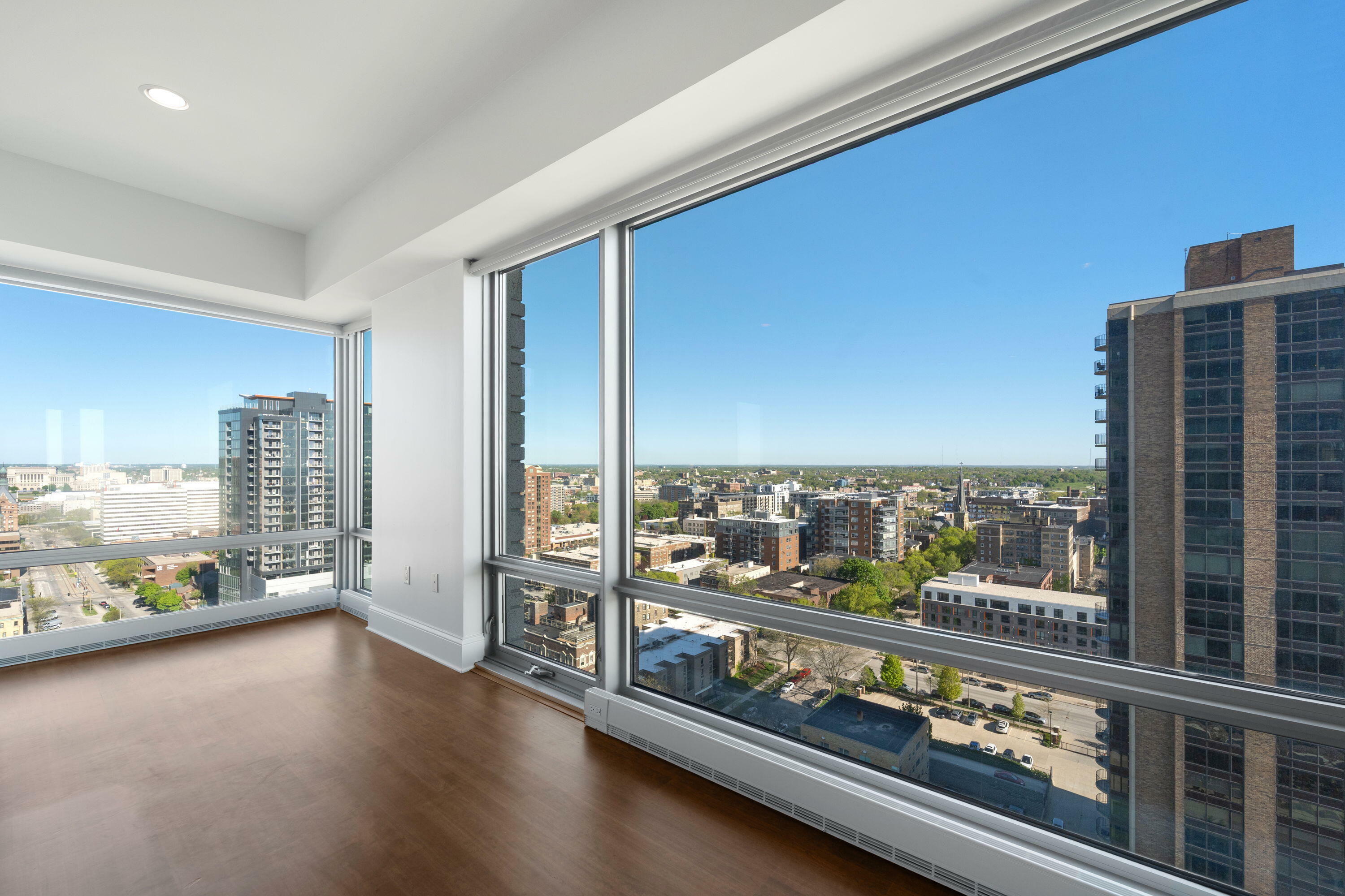 Property Photo: 923 E Kilbourn Ave 1903 WI 53202