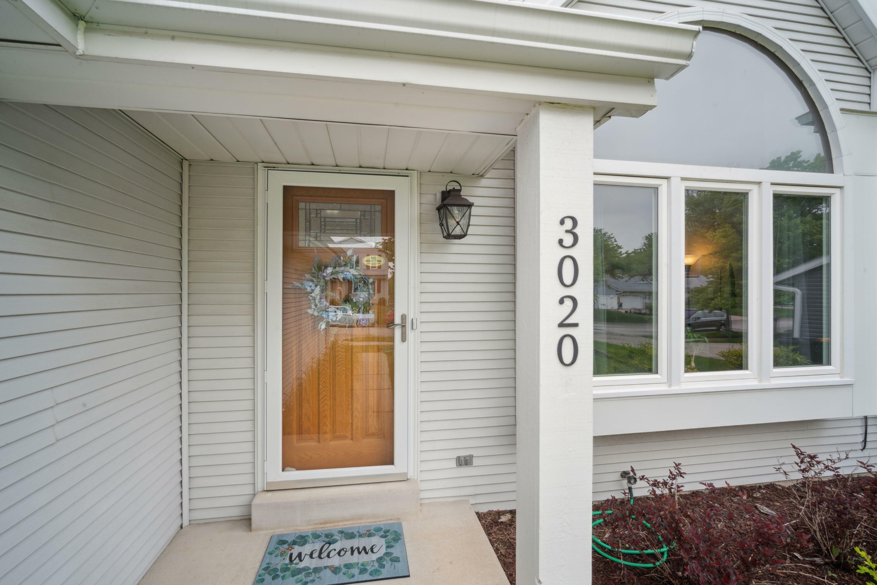 Property Photo:  3020 E Diane Dr  WI 53154 