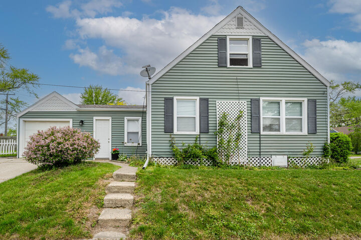 Property Photo:  2630 Willa Drive  MI 49085 