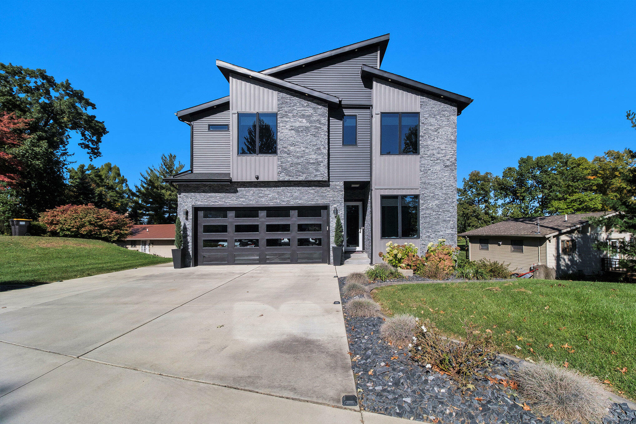 Property Photo: 104 Highview Court MI 49230