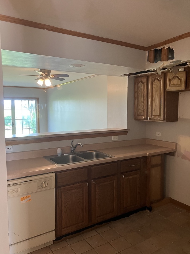 Property Photo: 1926 Grove Avenue IL 60193