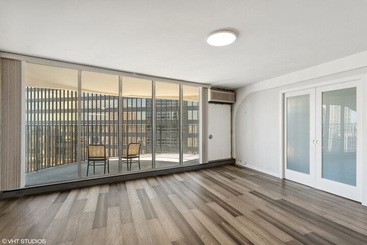 Property Photo:  300 N State Street 4930  IL 60654 