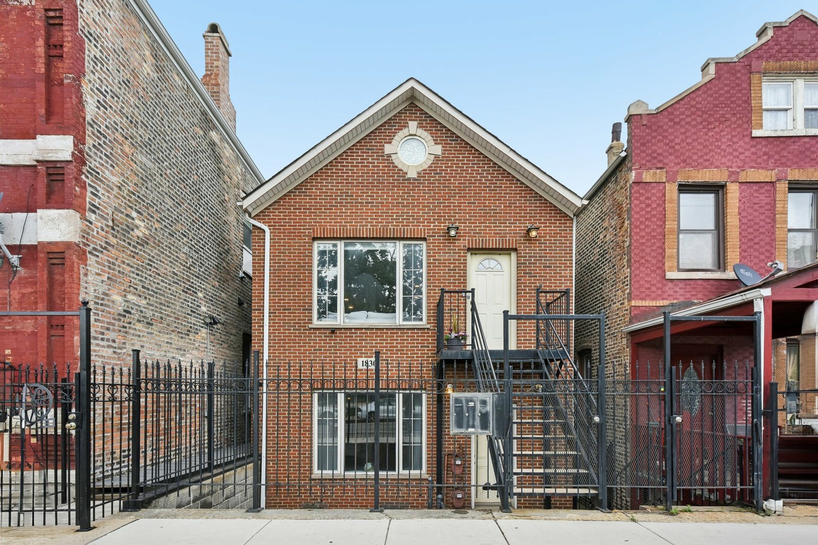 Property Photo:  1830 W 18th Street  IL 60608 