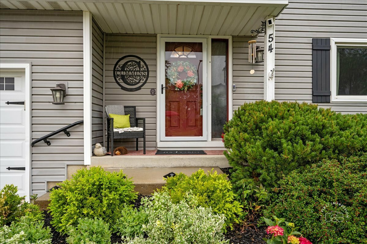 Property Photo: 54 W 18th Street IL 60148